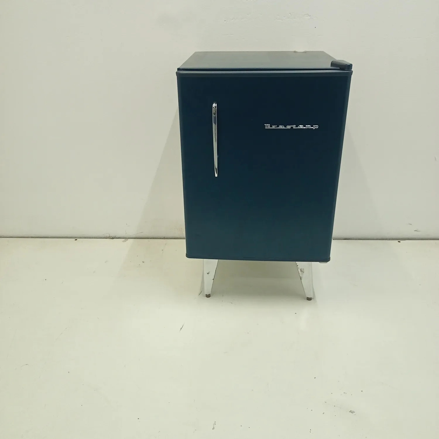 Frigobar Brastemp Retrô 76 Litros BRA08HZ - 6