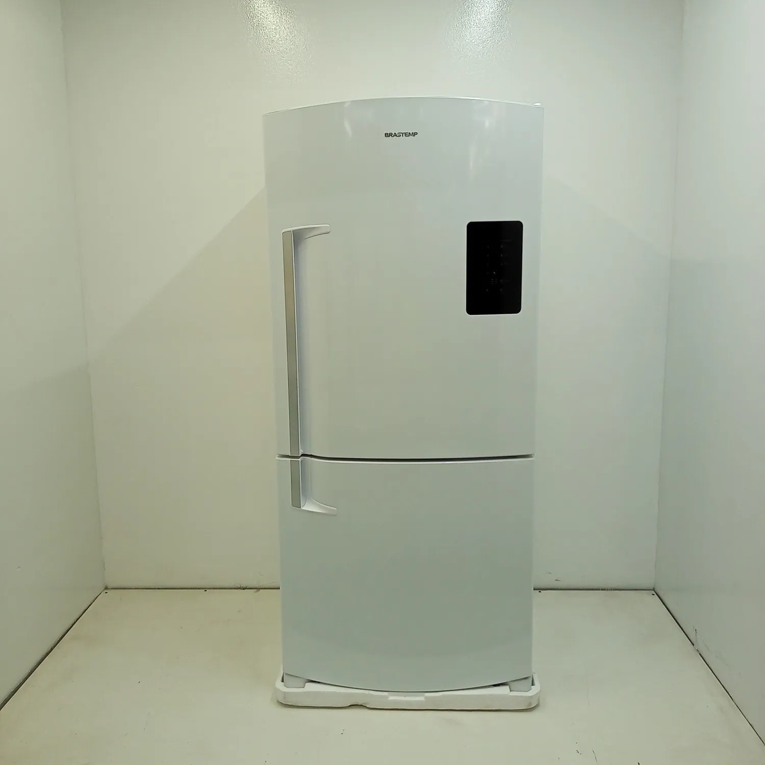 Geladeira Brastemp Frost Free Inverse 588 Litros Branca Com Smart Bar Bre85abas2_Wotimo_Jg6273631 110V