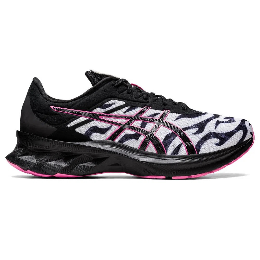 Tênis ASICS Novablast - Masculino - Preto e Branco